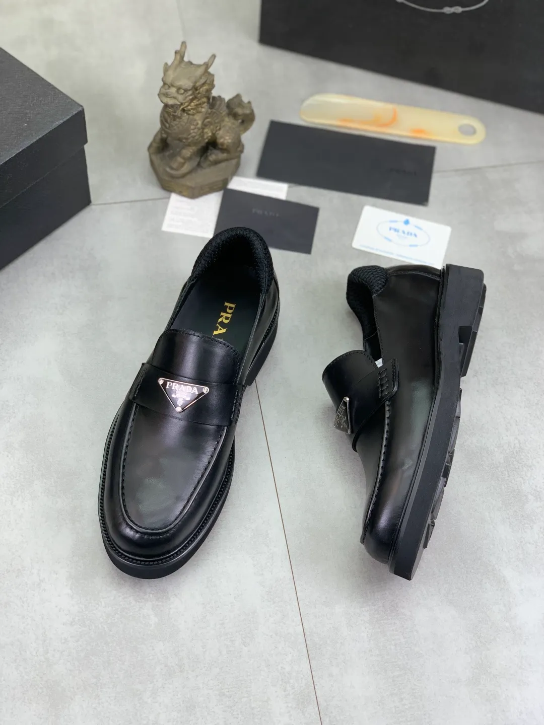 Men's shoes 💰P480 new style 💰 💎💎💎 water-dyed cow lining original order quality PRADA —🆘.Prada original purchase agent, high-end business leather shoes, fabric: imported from Italy cowhide material ➕ water-dyed cow lining/cowhide lining ➕ special original outsole, fine workmanship, real thing ^_^ Photographed 🎬size: 39-44
